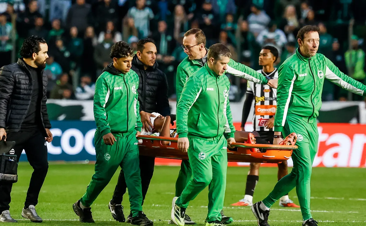 Carlinhos, que pertence ao Flamengo, sofre trauma cranioencefálico em jogo do Athletic