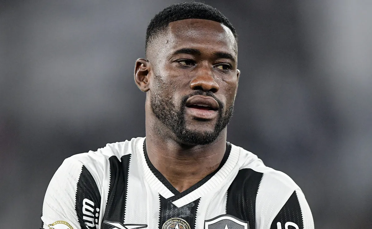 Ex-Botafogo, Bastos acerta com o Fortaleza após deixar o clube carioca