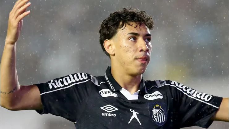 Gabriel Bontempo durante jogo na Vila Belmiro.