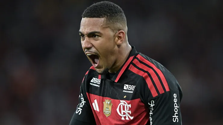 Samuel Lino jogador do Flamengo comemora gol durante partida contra o Corinthians no estadio Maracana pelo campeonato Brasileiro A 2026.