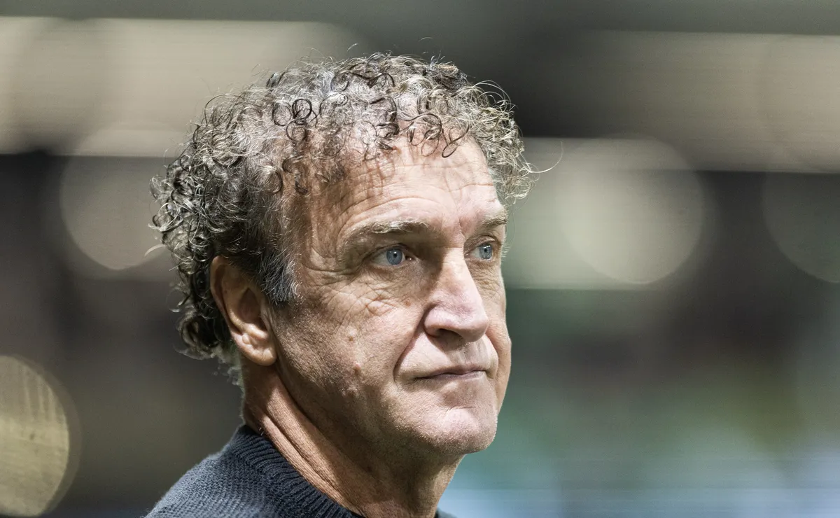 Cuca lamenta eliminação do Santos contra o Atlético-MG e rebate repórter: “Primeira pergunta é oportunista”