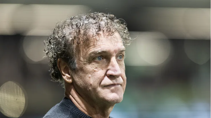 Cuca durante jogo contra o Atlético, na Arena MRV. Foto: Reinaldo Campos/ Santos F.C.