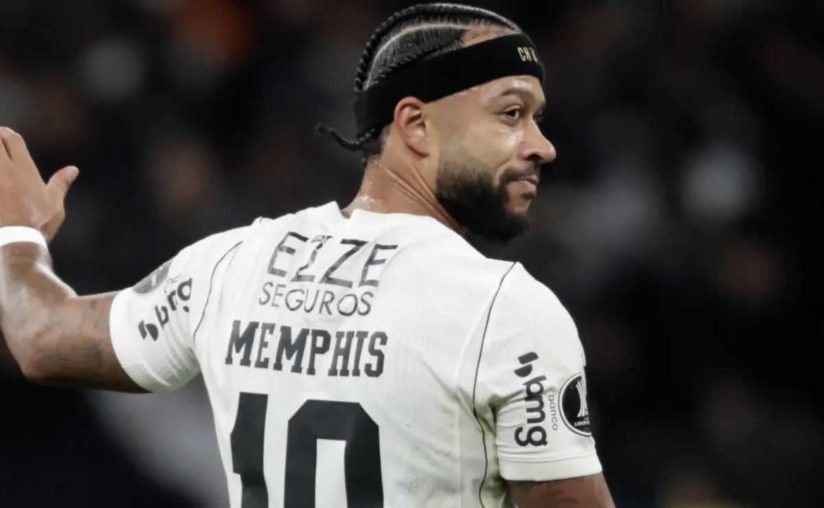 Análise: Memphis Depay falha em momento decisivo e pouco consegue agregar ao Corinthians