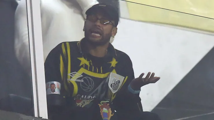 Neymar só deve voltar aos gramados em outubro - Foto: Mauricio De Souza/AGIF.