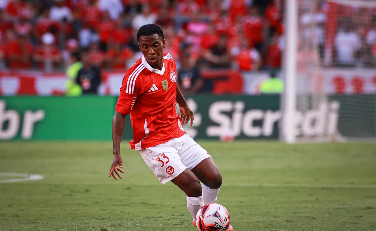 Análise: Pezzolano volta a olhar para a base do Inter ao integrar Benjamin aos treinos