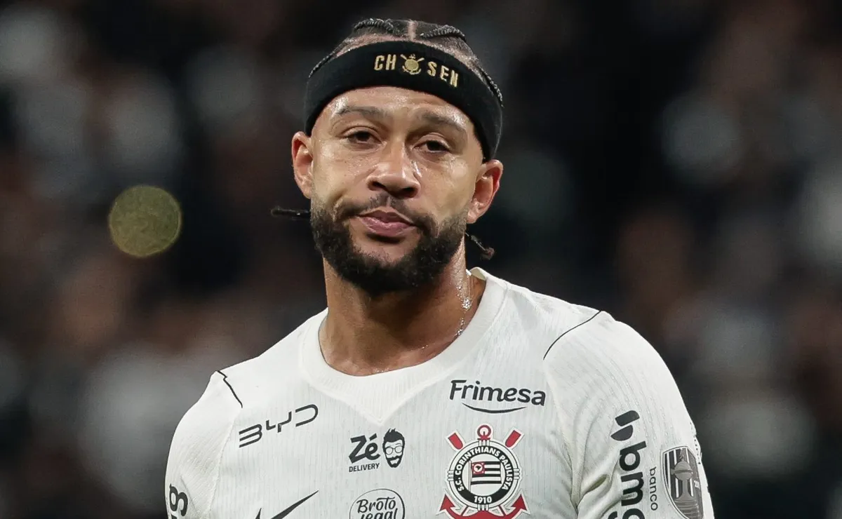 Memphis vive pior momento no Corinthians após pênalti perdido e protestos da Fiel Torcida