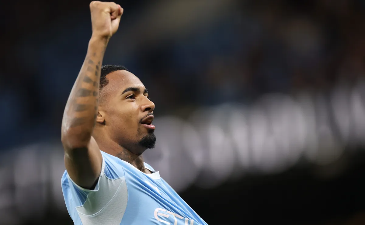 Allan ‘arrebenta’ com golaço e assistência em estreia pelo Manchester City; cria pode render bônus ao Palmeiras