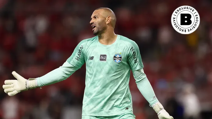 Weverton atuando pelo Grêmio - Foto: Pedro H. Tesch/Getty Images