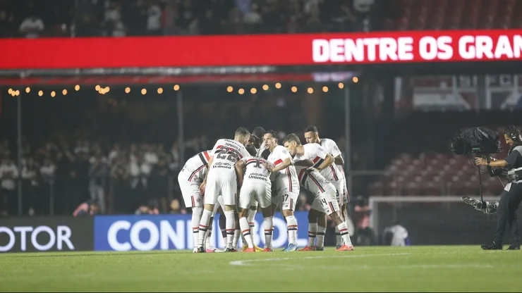 Elenco do São Paulo - Foto: Rubens Chiri e Paulo Pinto/Saopaulofc.net