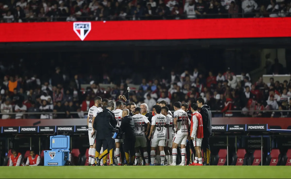 São Paulo x Internacional: apenas 10 mil ingressos vendidos e público pode ficar abaixo de 25 mil