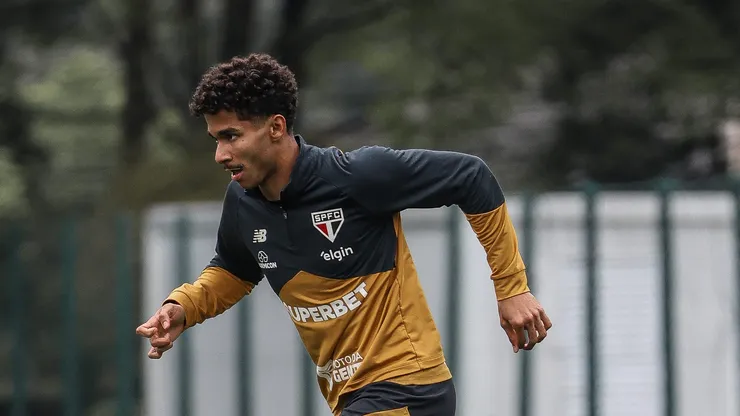 Pedro Lima no treino do São Paulo - Foto: Erico Leonan / São Paulo FC