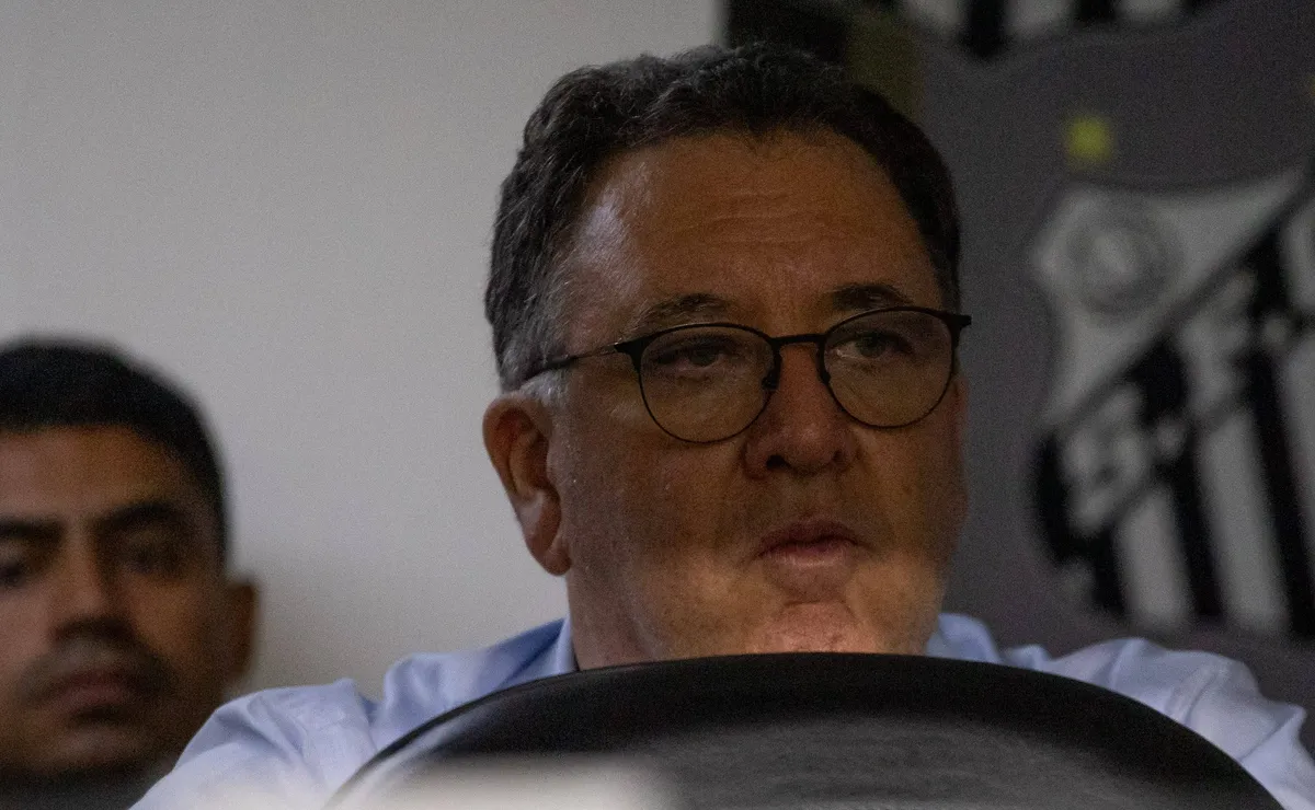 Opinião: Marcelo Teixeira investe em reforços, mas Santos não tem R$ 11 milhões para trocar gramado da Vila Belmiro