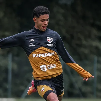 Ryan Francisco pode ganhar espaço no São Paulo