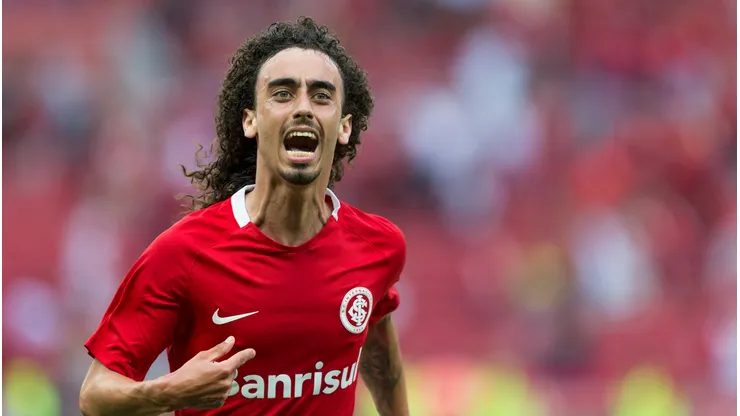 Valdívia volta a cobrar o Inter. Jeferson Guareze/AGIF.