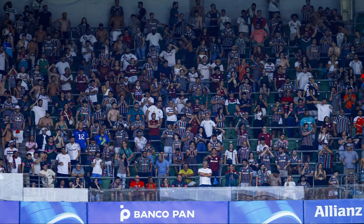 Fluminense cobra regra de 4 mil visitantes antes da semifinal da Libertadores e Conmebol marca reunião