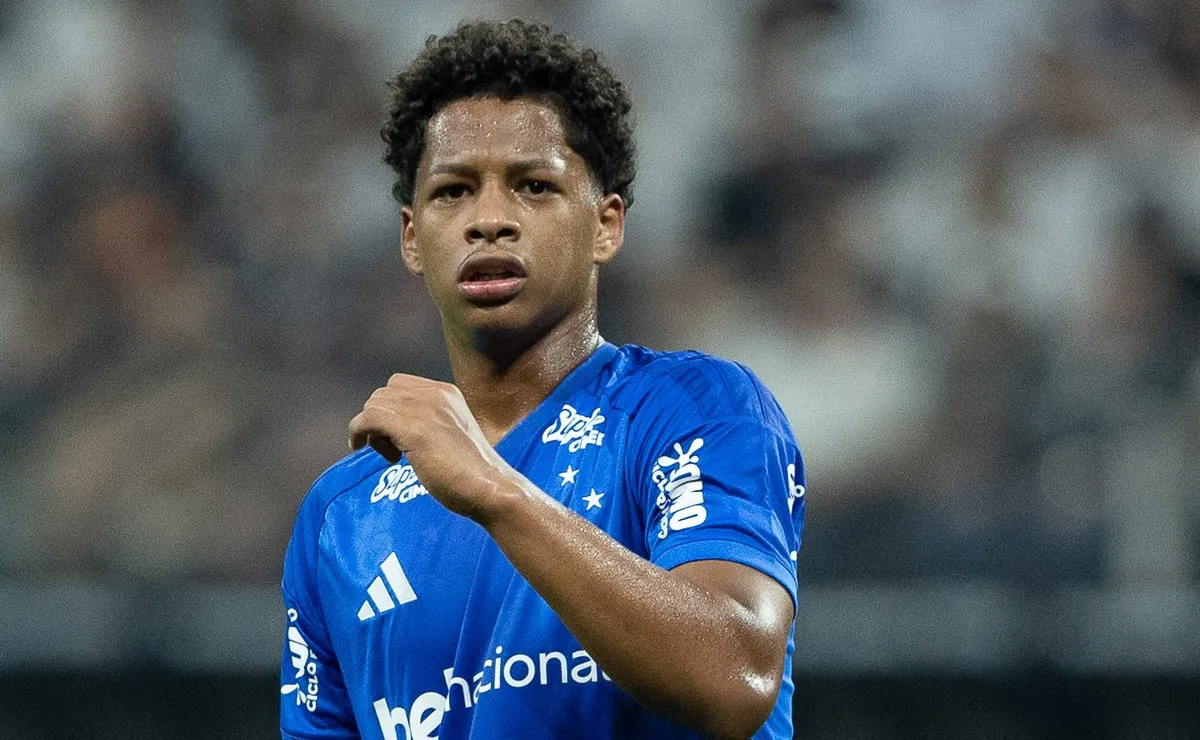 Opinião: Zé Lucas deveria ser titular no Cruzeiro e ter sequência com Artur Jorge na temporada