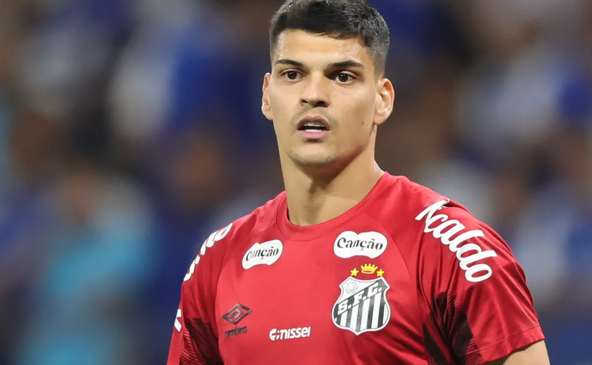 Opinião: Santos deveria buscar um novo goleiro no mercado para começar 2027 com mais segurança