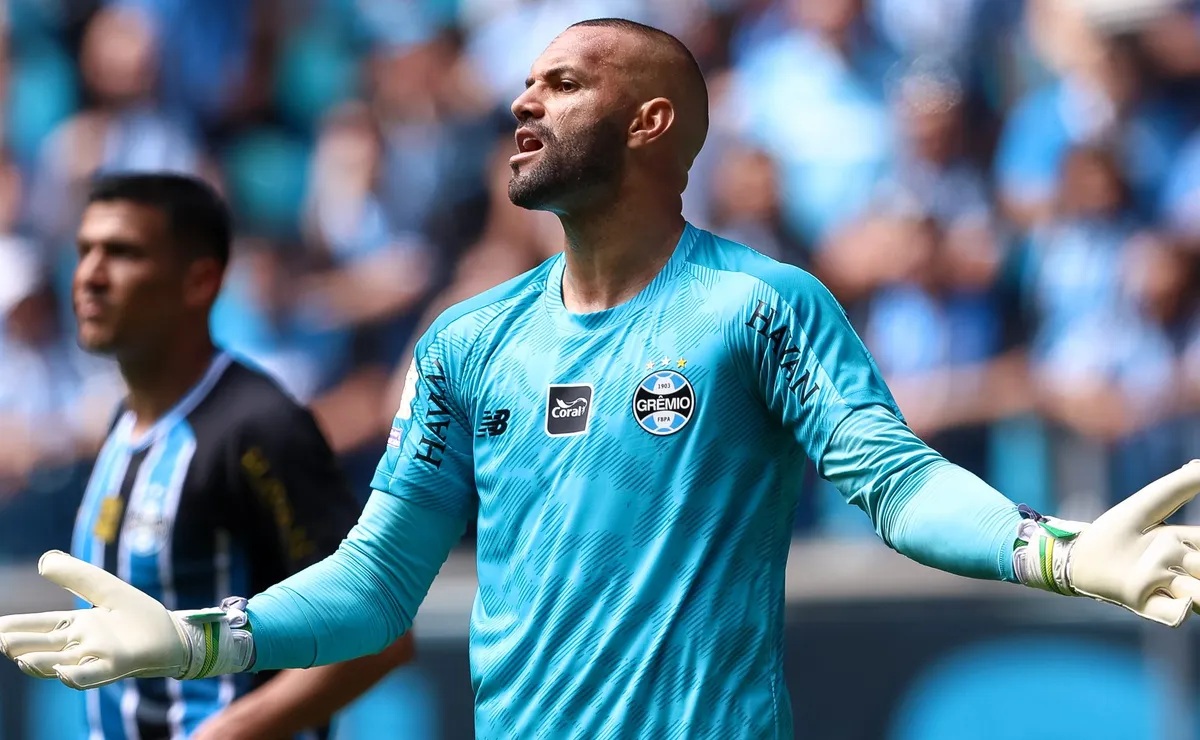 Weverton tem atuação espetacular, impede vitória, mas Palmeiras mostra sinais positivos para Data FIFA