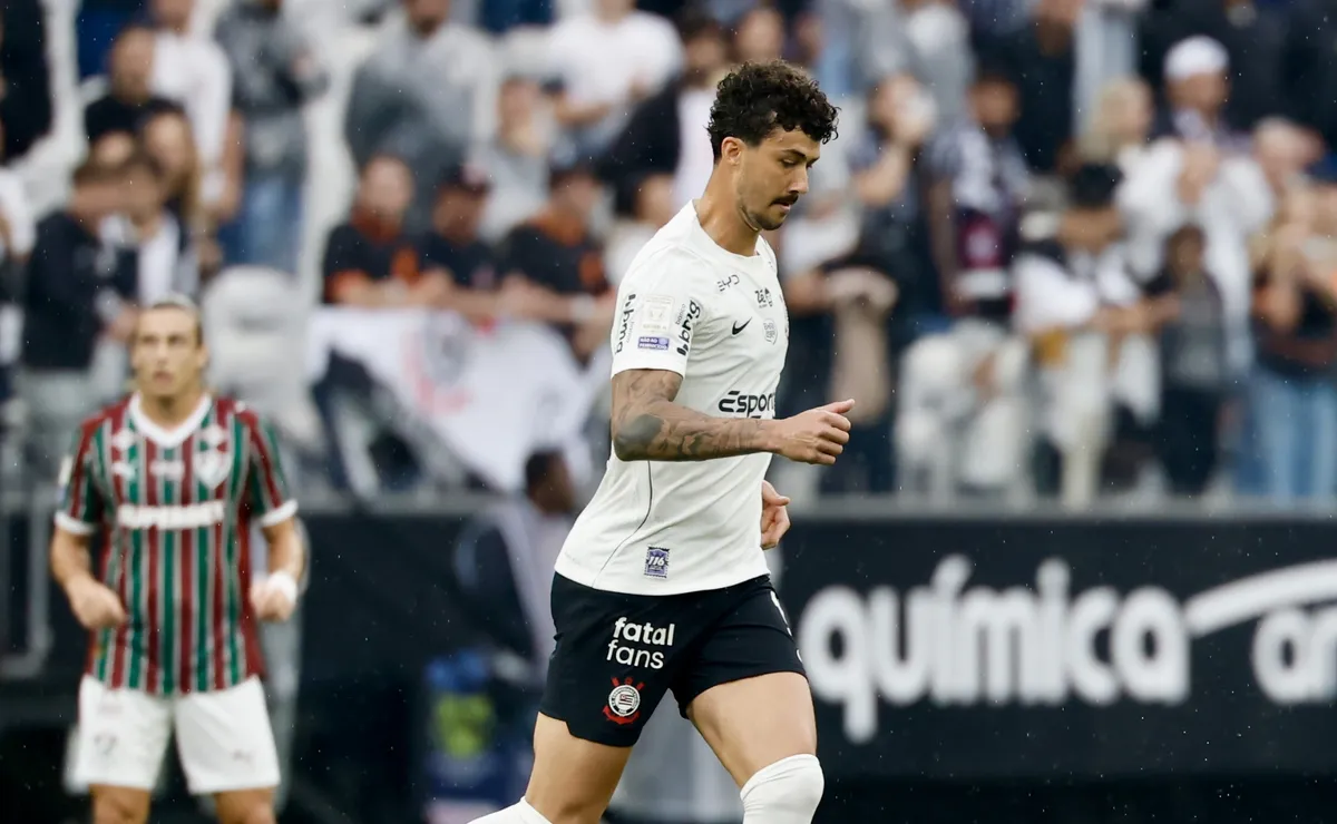 Corinthians diminui com Gustavo Henrique, mas não consegue conter Hulk e perde para o Fluminense