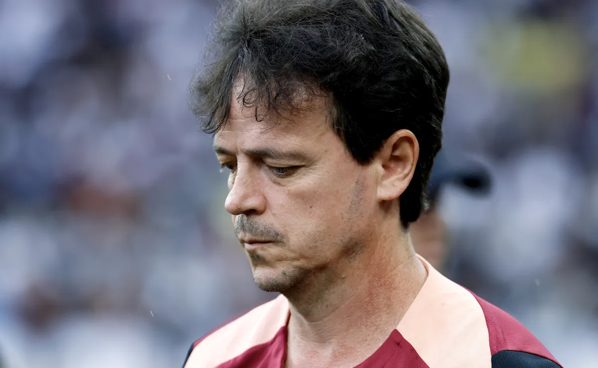 Opinião: Diniz erra, e erra muito. Mas futebol do Corinthians é desleixado