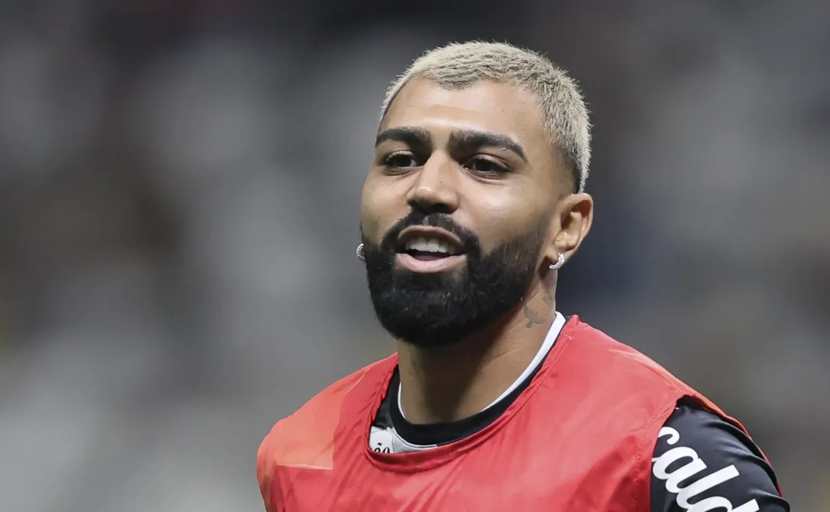 Análise: Gabigol rebate críticos e faz as pazes com a torcida do Santos ao marcar gols decisivos