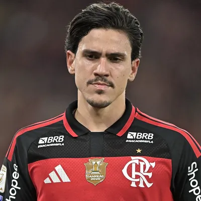Pedro se irrita com substituição após marcar pelo Flamengo