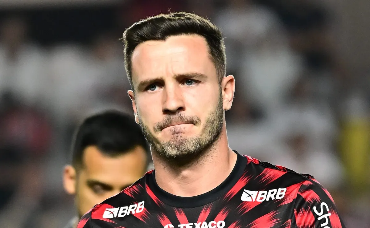 Saúl faz forte desabafo após vitória do Flamengo e não garante permanência