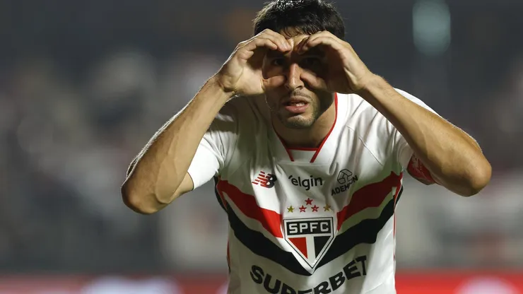 Calleri comemorando gol no São Paulo - Foto: Rubens Chiri/São Paulo FC
