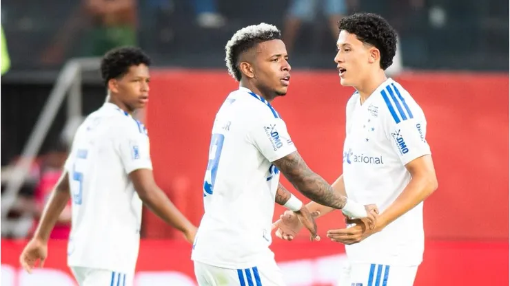 Zé Lucas, Arroyo e Felipe Moraes jogadores do Cruzeiro