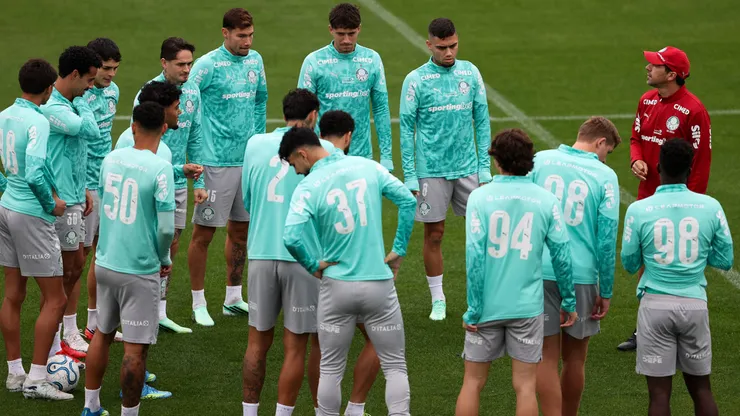 Abel conversa com o elenco do Verdão na Academia: O desafio tático do Palestra mudou