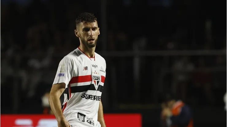 Zagueiro tem contrato até 2028 - Foto: Rubens Chiri/São Paulo FC