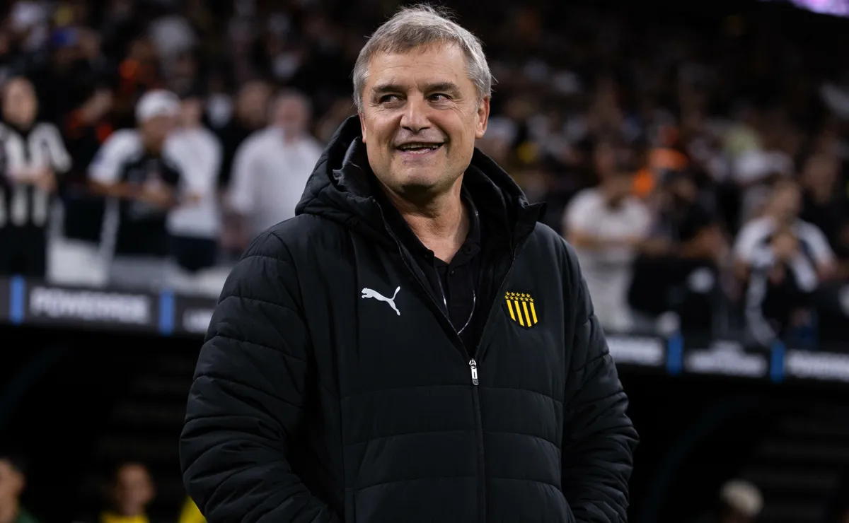 Internacional procura Diego Aguirre e treinador recusa investida para ficar no Peñarol