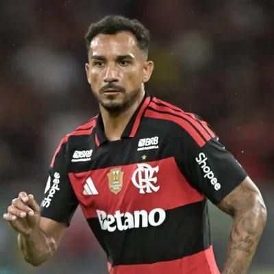 Danilo revela que plano era se aposentar na Juventus