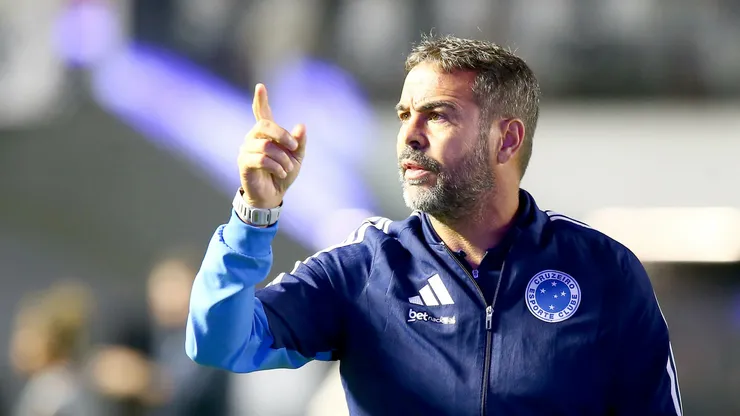 Artur Jorge é o técnico do Cruzeiro. Foto: Mauricio De Souza/AGIF