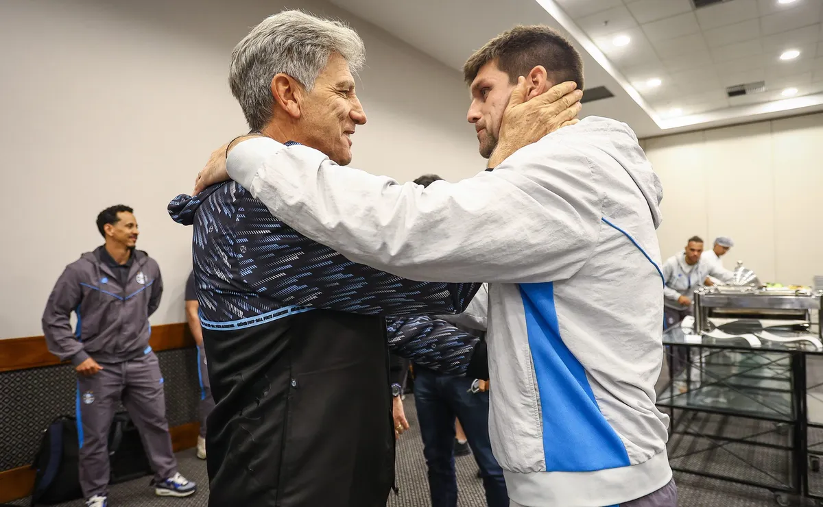 Renato terá Data FIFA para decidir: Grêmio mantém três zagueiros ou muda sistema contra o Remo?