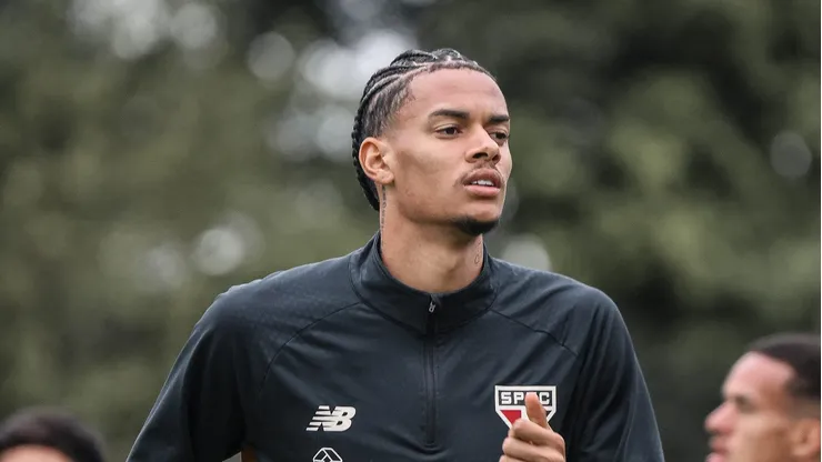 Volante pode ter sequência como terceiro zagueiro - Foto: Erico Leonan / São Paulo FC