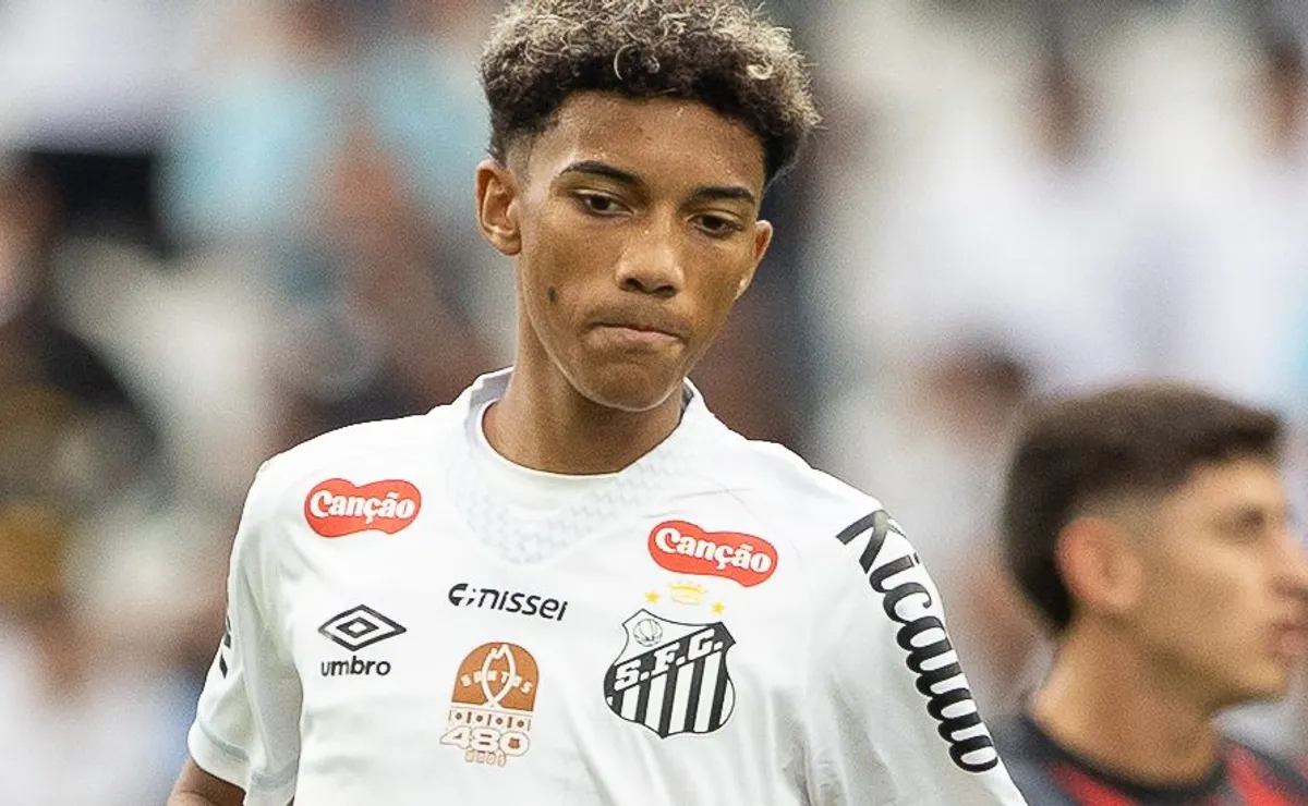 Análise: Robinho Júnior pode seguir os passos de Ângelo para mudar de posição e render mais
