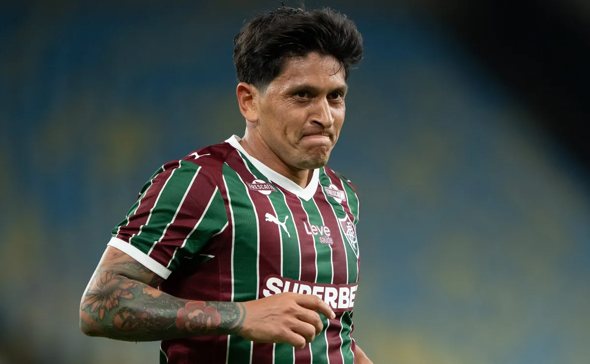Cano pode se despedir do Fluminense em dezembro após nova regra de limite de estrangeiros