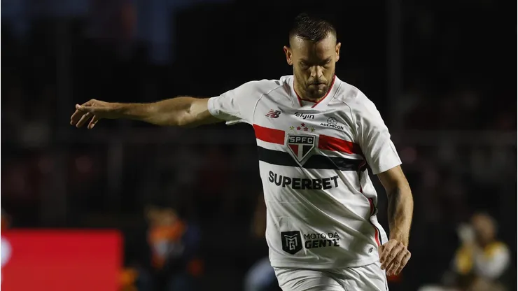 Rafael Tolói tem contrato até dezembro - Foto: Rubens Chiri/São Paulo FC