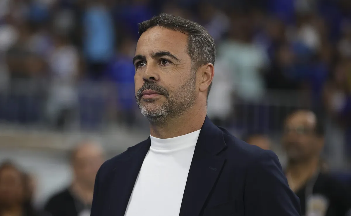 Opinião: Artur Jorge deveria usar tempo da Data FIFA para focar em corrigir defesa do Cruzeiro