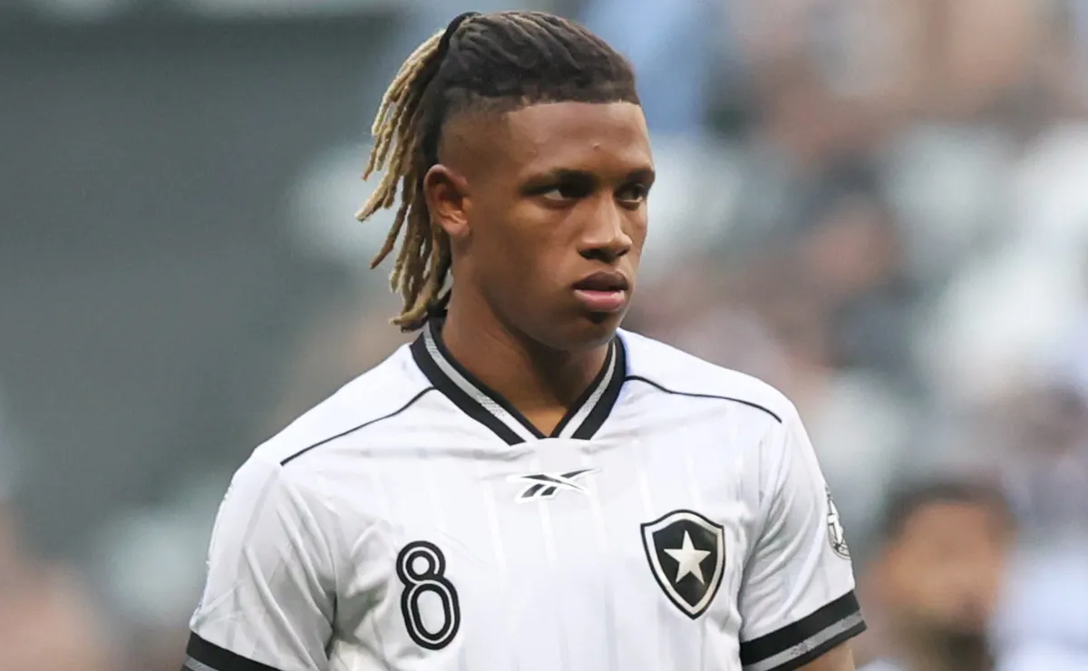 Palmeiras pode fazer nova oferta por Danilo em 2027 e Botafogo espera postura diferente