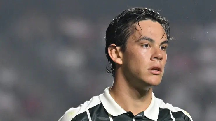 JP Chermont em campo pelo Coritiba.