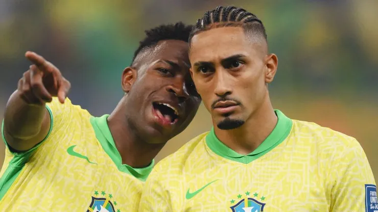 Vini e Raphinha na Seleção. Foto: Pedro Vilela/Getty Images