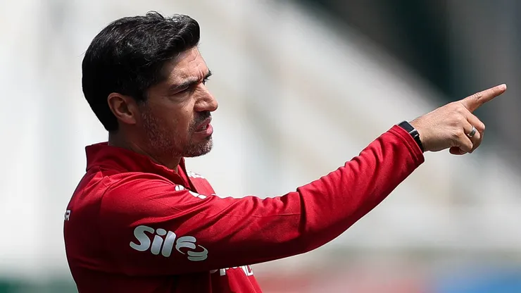 Abel comanda treino na Academia de Futebol: Com o DM liberado, aumentam as possibilidades para o treinador - Foto: Cesar Greco/Palmeiras/by Canon