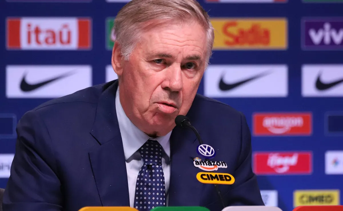 Ancelotti exalta Vinicius Júnior, mas admite que atacante da Seleção Brasileira não está em seu melhor momento