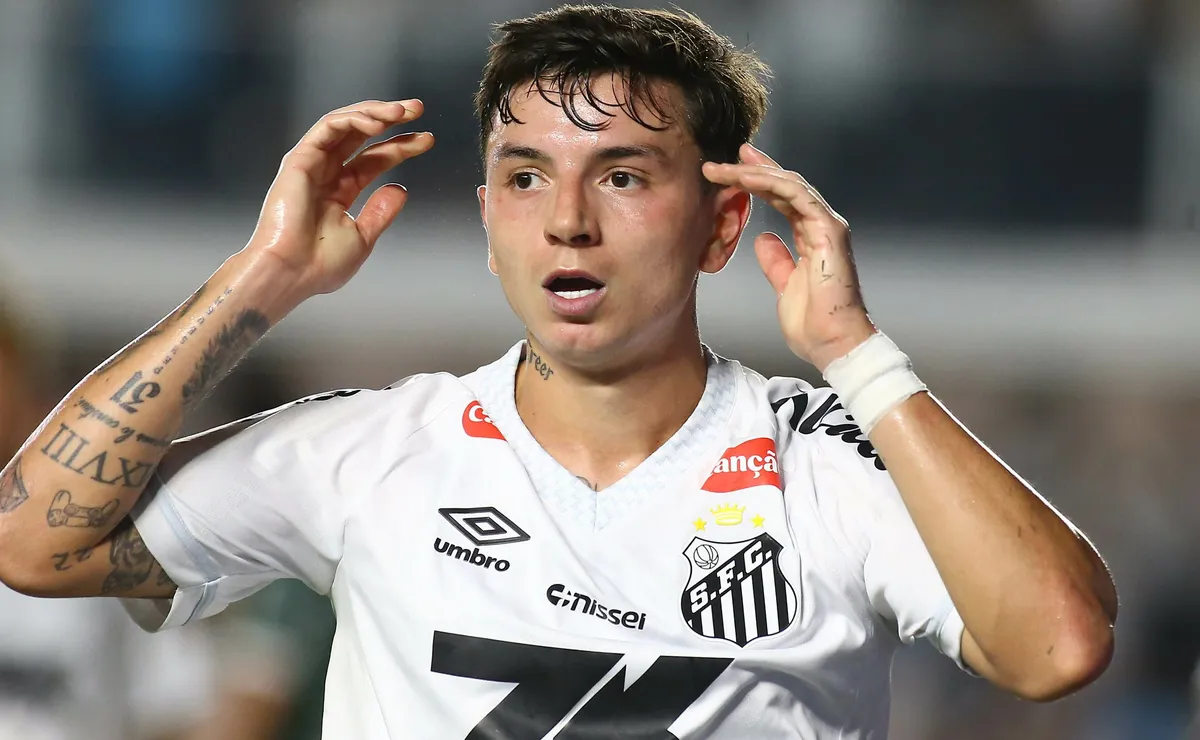 Análise: Barreal se aproxima de retorno e esquenta disputa por espaço no ataque do Santos