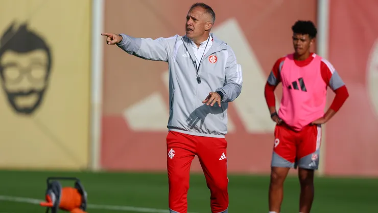 Eduardo Baptista comanda atividades do Inter. Divulgação/Ricardo Duarte/SC Internacional.