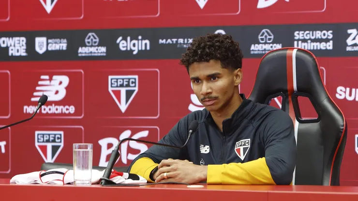 Lateral tem apenas 20 anos - Foto: Rubens Chiri / São Paulo FC