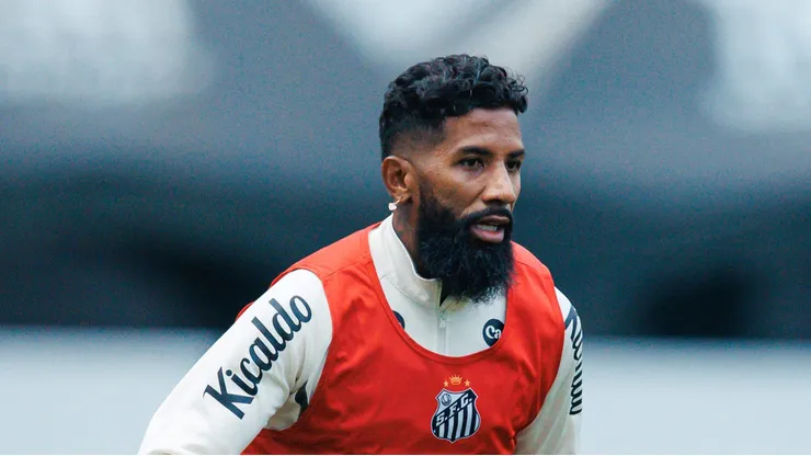 Rodinei durante treino no CT Rei Pelé. Foto: Raul Baretta/ Santos FC.