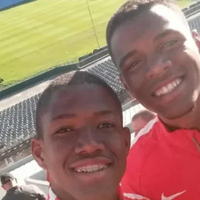 Ex-goleiro do Inter volta ao futebol